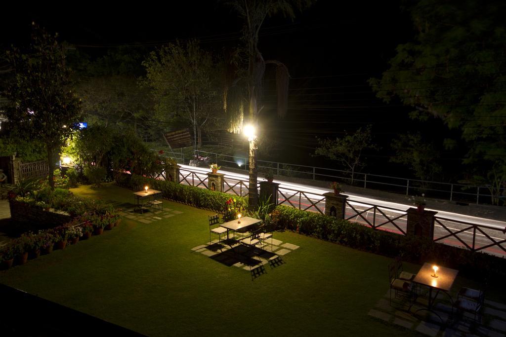 Trek-O-Tel Hotel โพคารา ภายนอก รูปภาพ