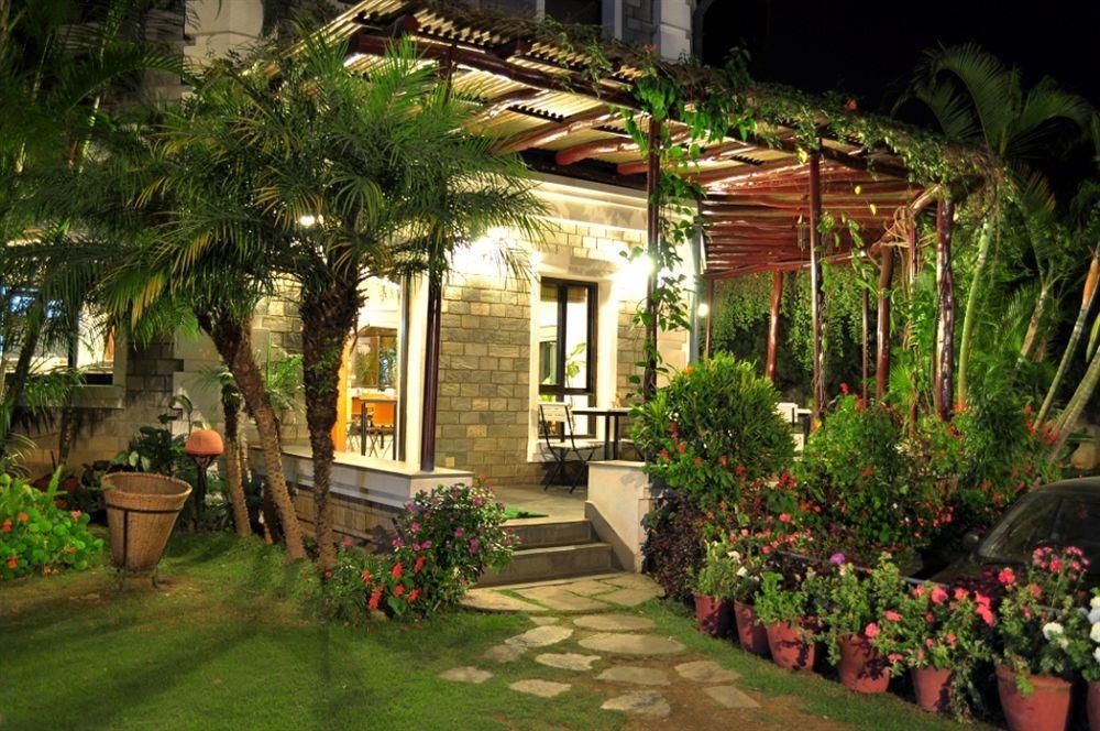 Trek-O-Tel Hotel โพคารา ภายนอก รูปภาพ